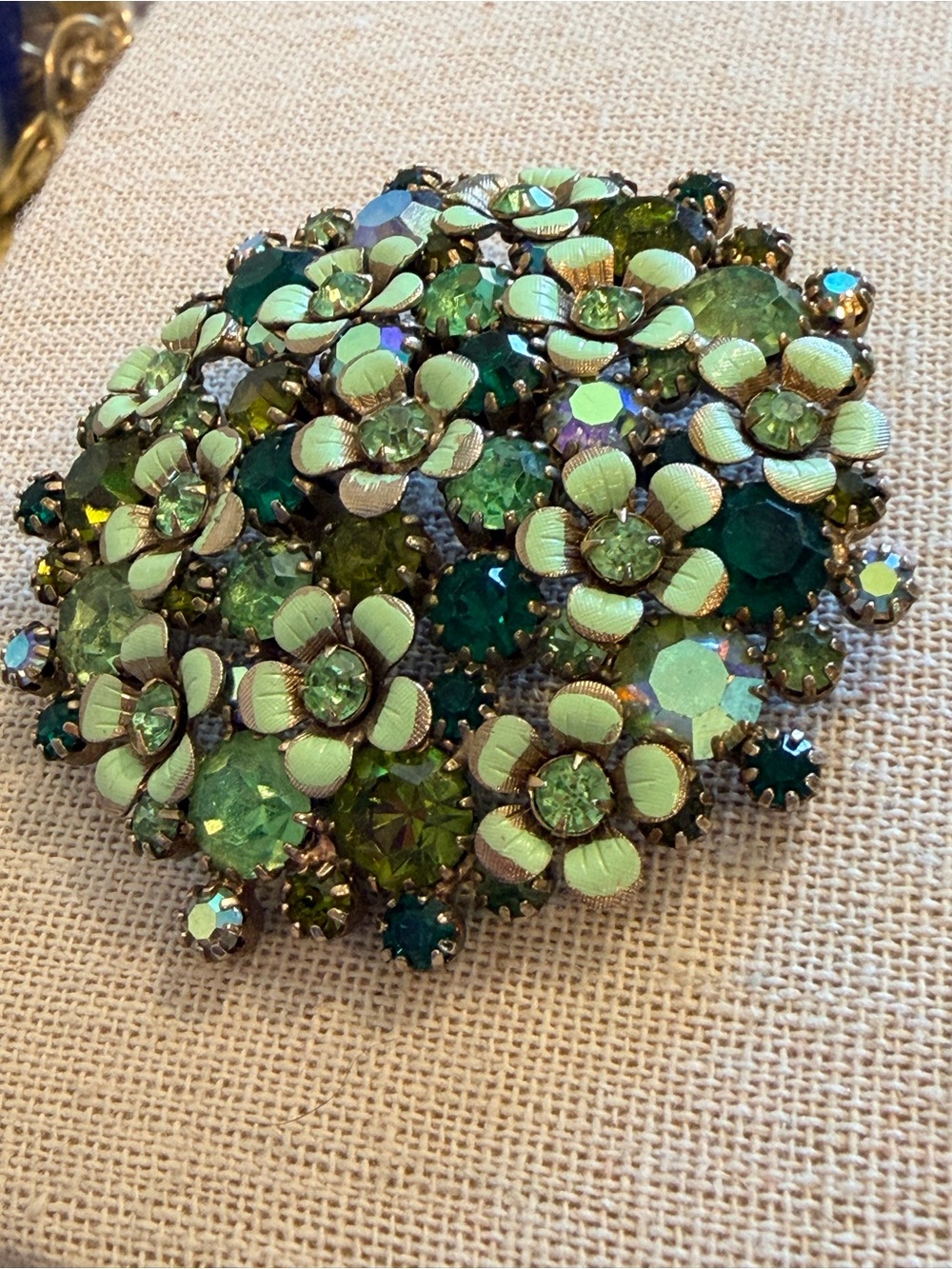 Vintage Weiss Floral Cluster Brooch Uranium Glass, Czech AB rhinestones large - Picture 4 of 7